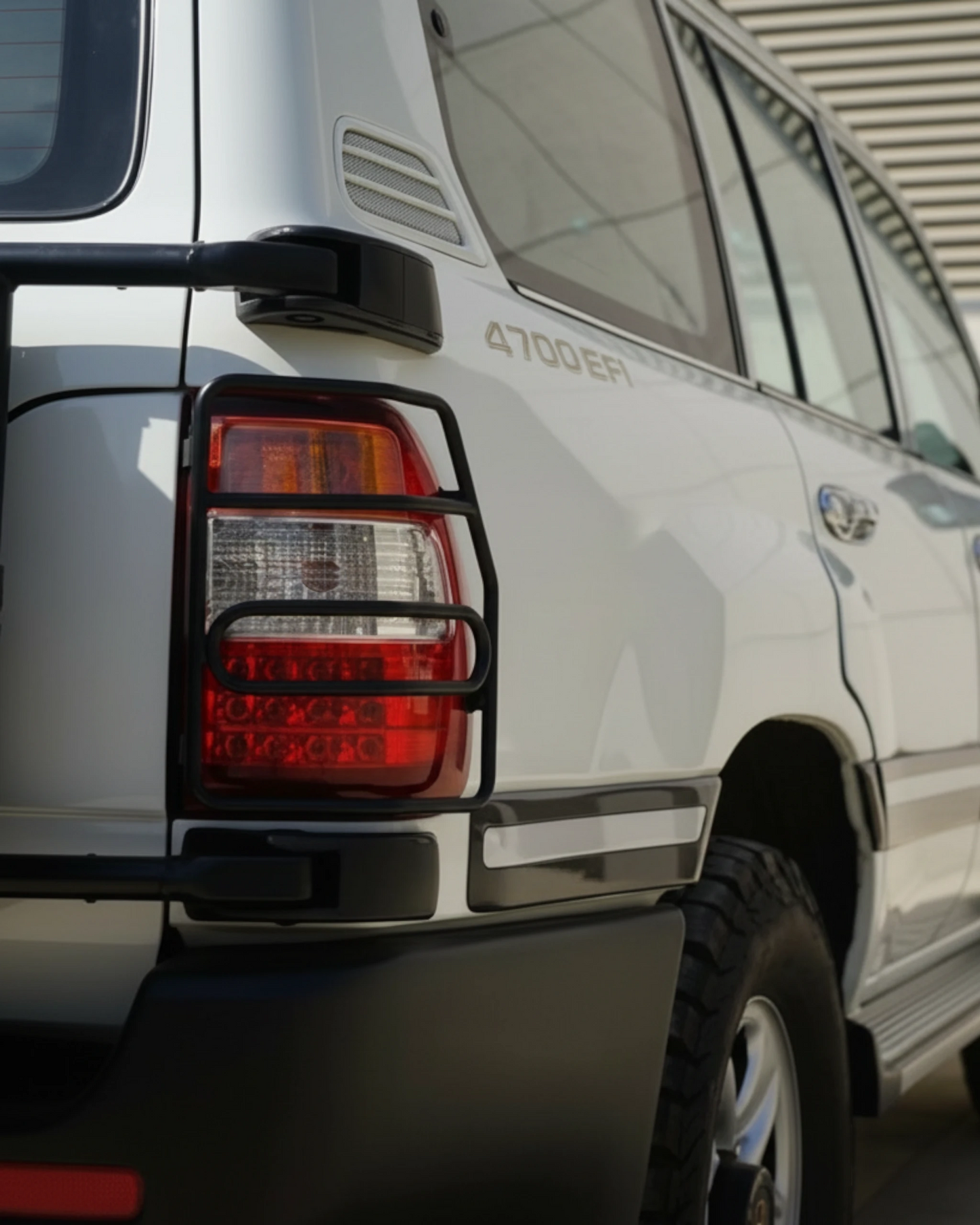 LC100 Outer Tail Light Guards