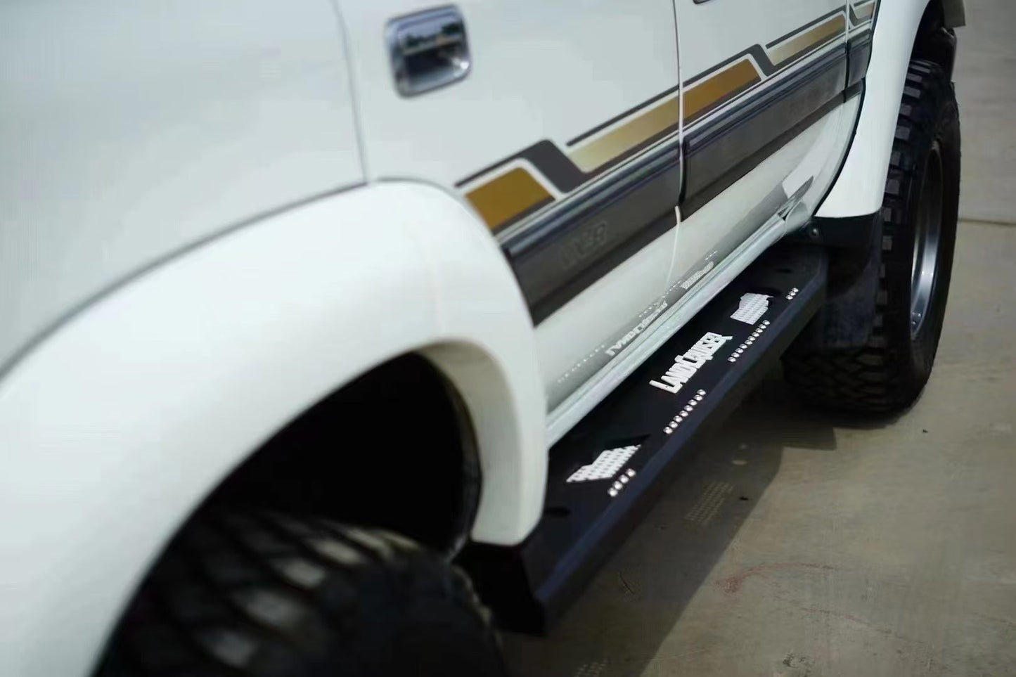 Toyota land cruiser 80 series custom aluminium rock slider side step with custom "land cruiser" logo
