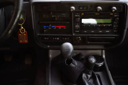 universal gadgets phone mount installed  on Land Cruiser 80 series interior factory dash