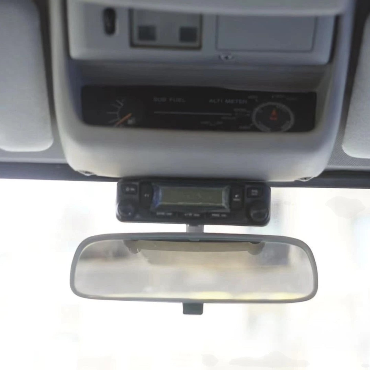 Ninja Cruiser CB radio mount bracket for Toyota Land Cruiser 80 Series and Lexus LX450 (1990-1997). Powder-coated steel.