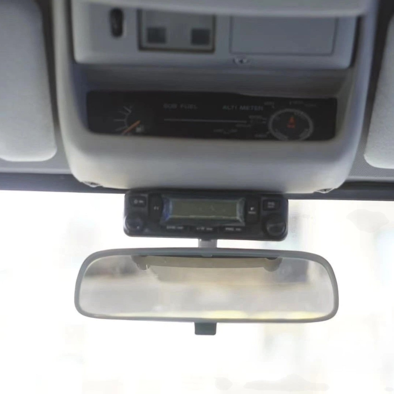 Ninja Cruiser CB radio mount bracket for Toyota Land Cruiser 80 Series and Lexus LX450 (1990-1997). Powder-coated steel.