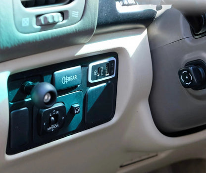 Ninja Cruiser Toyota Land Cruiser 100 Series fast charging port with USB-C and USB-A ports, OEM fitment.