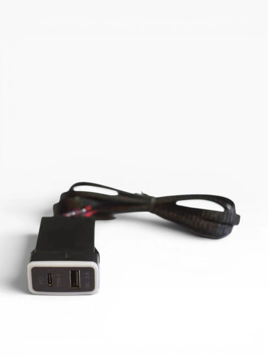 Ninja Cruiser Toyota Land Cruiser 100 Series 55W fast charging port with USB-C and USB-A ports.