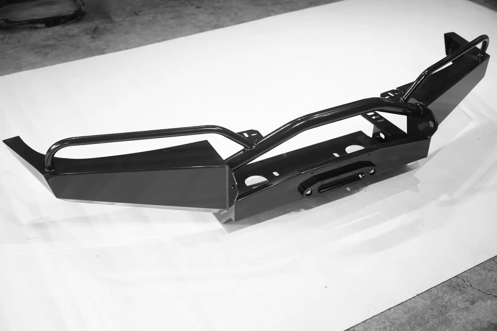 Heavy duty Slee-style front bumper for Toyota Land Cruiser 80 Series and Lexus LX450, black powder coated, winch-ready design front view