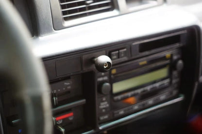 Toyota Land Cruiser 80 Series Lexus LX450 single dash mount – installed on dashboard