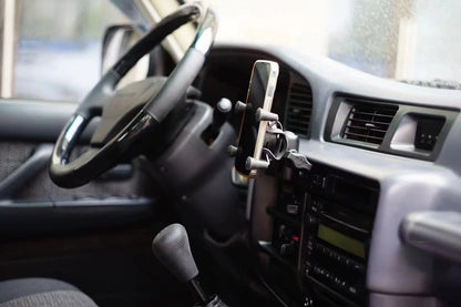 Toyota Land Cruiser 80 Series Lexus LX450 single dash mount – installed on dashboard holding phone