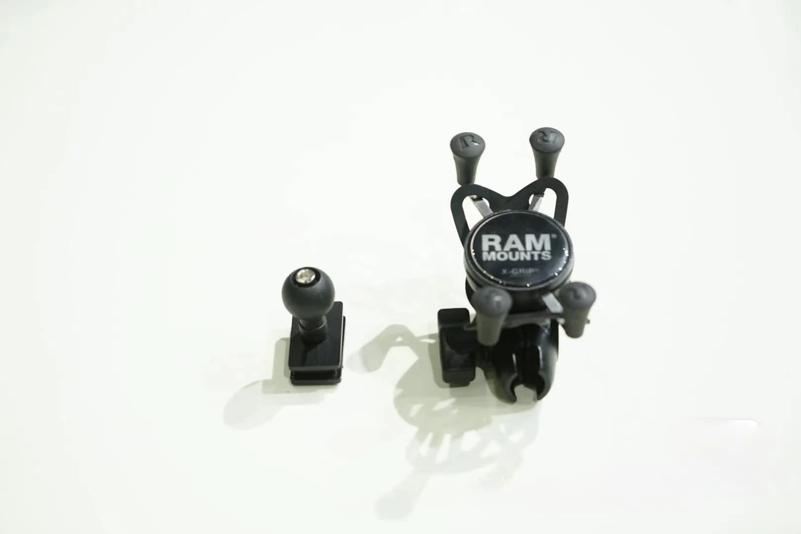 Toyota Land Cruiser 80 Series Lexus LX450 single dash mount – universal interior accessory bracket with phone or radio hand mic
